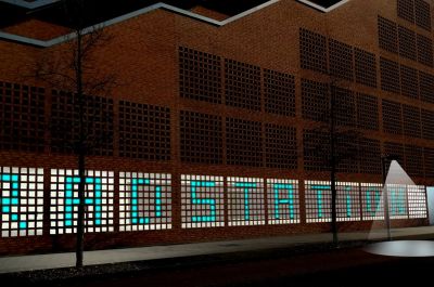 Außenansicht der geplanten Radstation. Computervisualisierung auf Basis einer Nachtaufnahme.